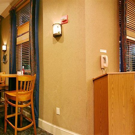 Mainsail Tampa Extended Stay Buitenkant foto